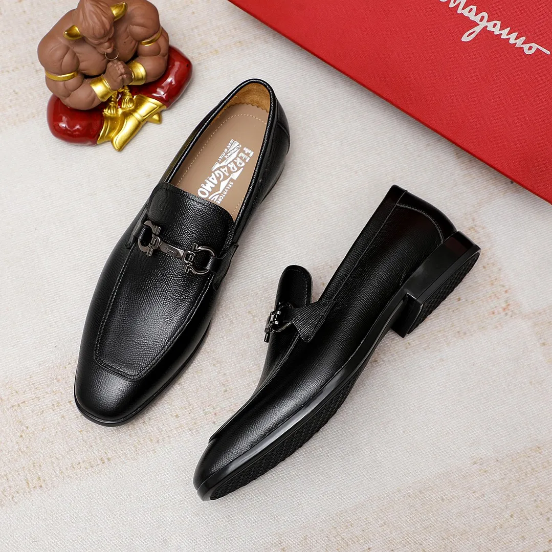 Men's shoes 💰600 🕷🕷🐂【Ferragamo】 Popular fashion casual shoes🇨🇳Official website counter 1:1 production, original mold opening💯Good quality can be seen, imported high-end first-layer pebbled calfskin, water-dyed🐂leather lining🌿very clear texture, high-quality waterproof, non-slip and wear-resistant outsole🎋high quality and low price, truly handmade🍓, 5 colors available! Code number 38-44 (45. To be customized)